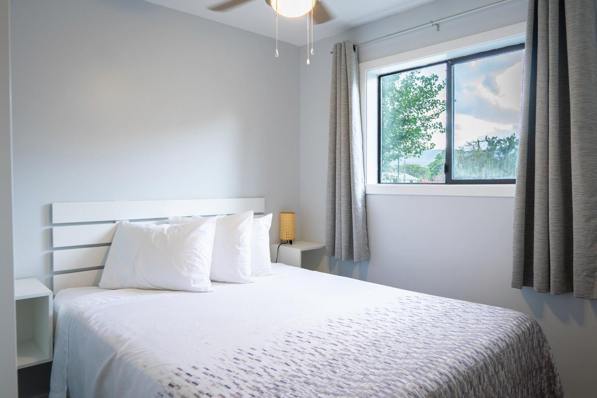 Poplars Motel On The Lake อซูยูส ภายนอก รูปภาพ